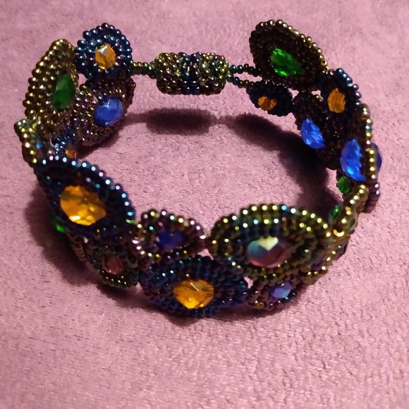 Metallic Seed Bead Bracelet - Picture 3 of 5